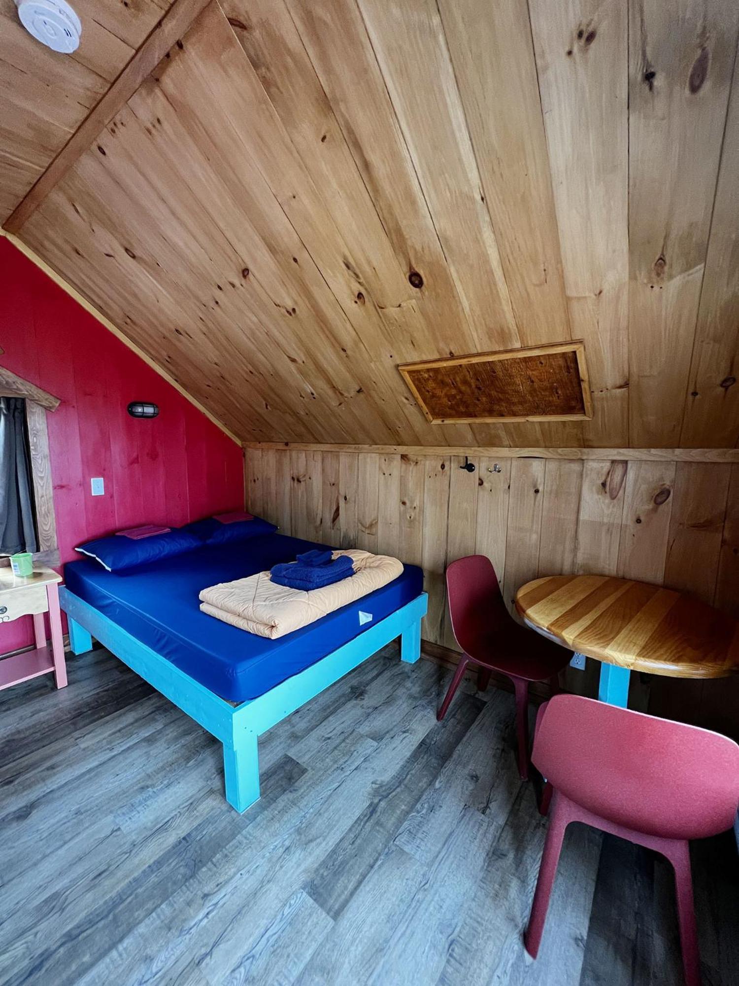 Auberge Festive Sea Shack Sainte Anne-des-Chênes Esterno foto