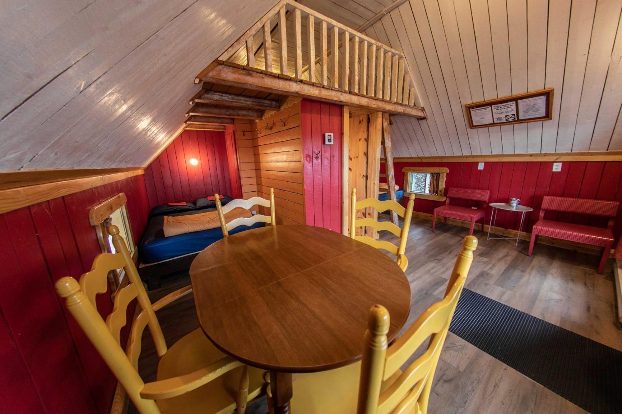 Auberge Festive Sea Shack Sainte Anne-des-Chênes Esterno foto