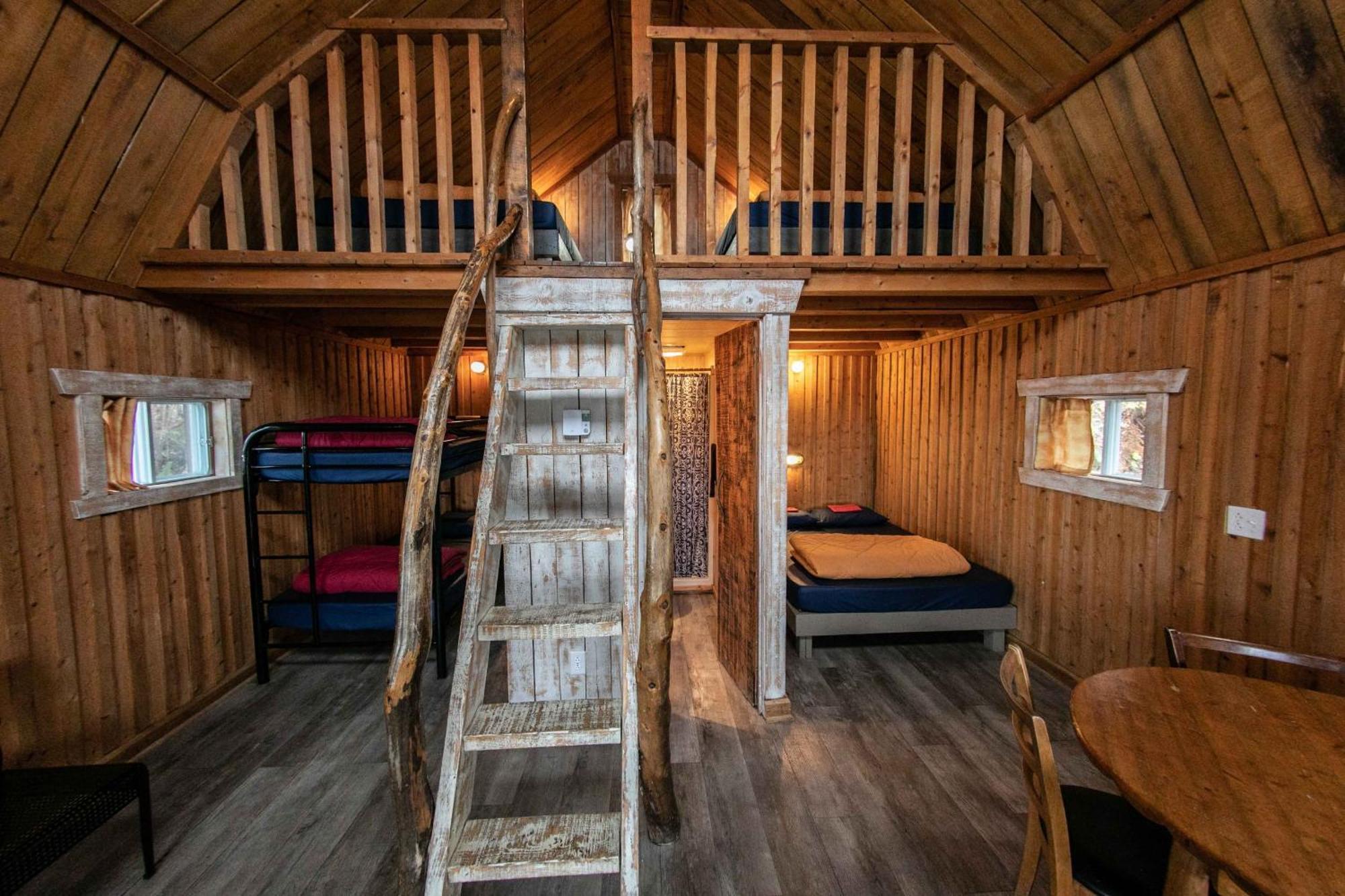 Auberge Festive Sea Shack Sainte Anne-des-Chênes Esterno foto